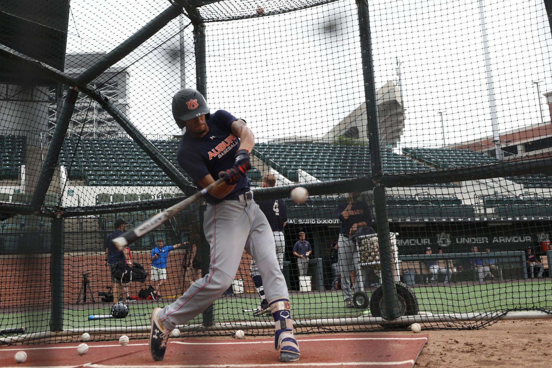 Auburn baseball practices prior to its appearance in the Super Regionals
